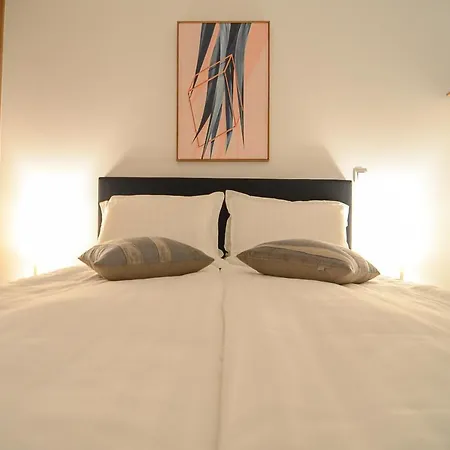 Luna Deluxe & Free Parking Apartmán *